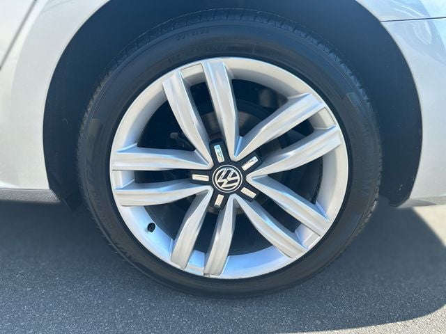 2017 Volkswagen Passat SEL Premium