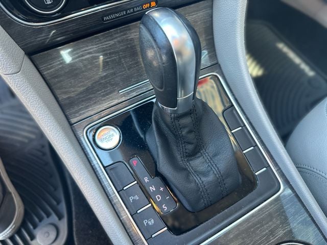 2017 Volkswagen Passat SEL Premium