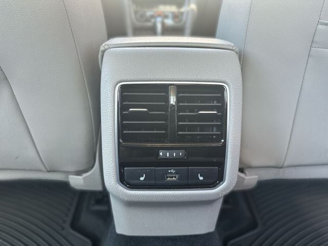 2017 Volkswagen Passat SEL Premium