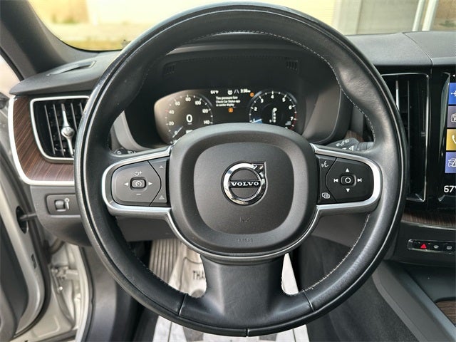 2021 Volvo XC60 T5 Momentum
