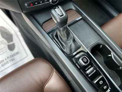 2021 Volvo XC60 T5 Momentum