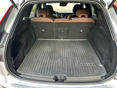 2021 Volvo XC60 T5 Momentum