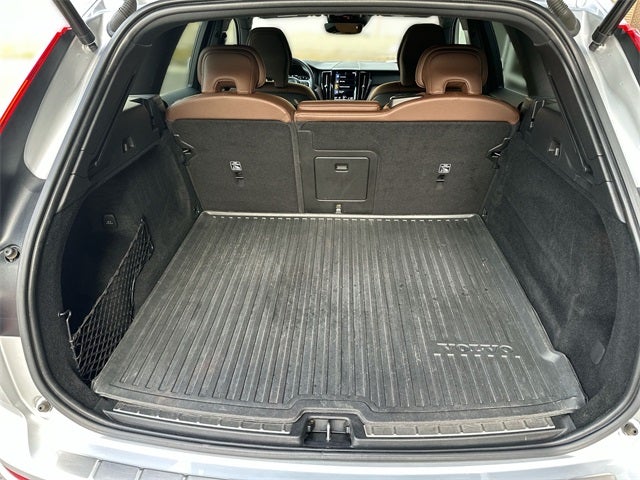 2021 Volvo XC60 T5 Momentum