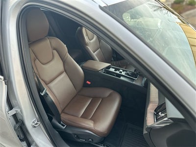 2021 Volvo XC60 T5 Momentum