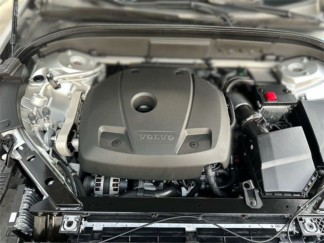 2021 Volvo XC60 T5 Momentum