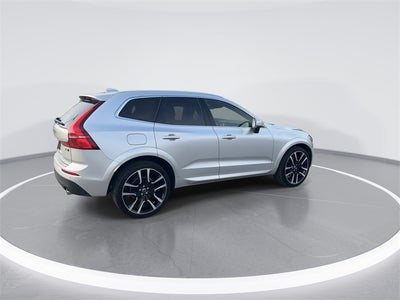 2021 Volvo XC60 T5 Momentum