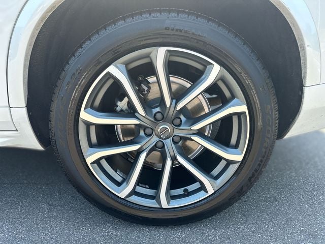 2018 Volvo XC90 T6 Momentum