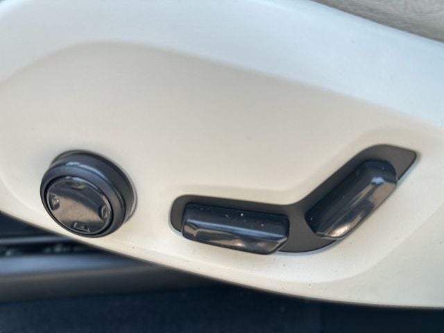 2018 Volvo XC90 T6 Momentum