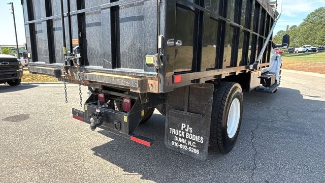 2022 Ford F-650SD Base