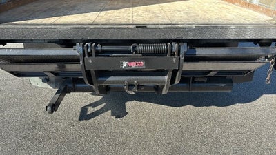 2024 Ford E-350SD Base Cutaway