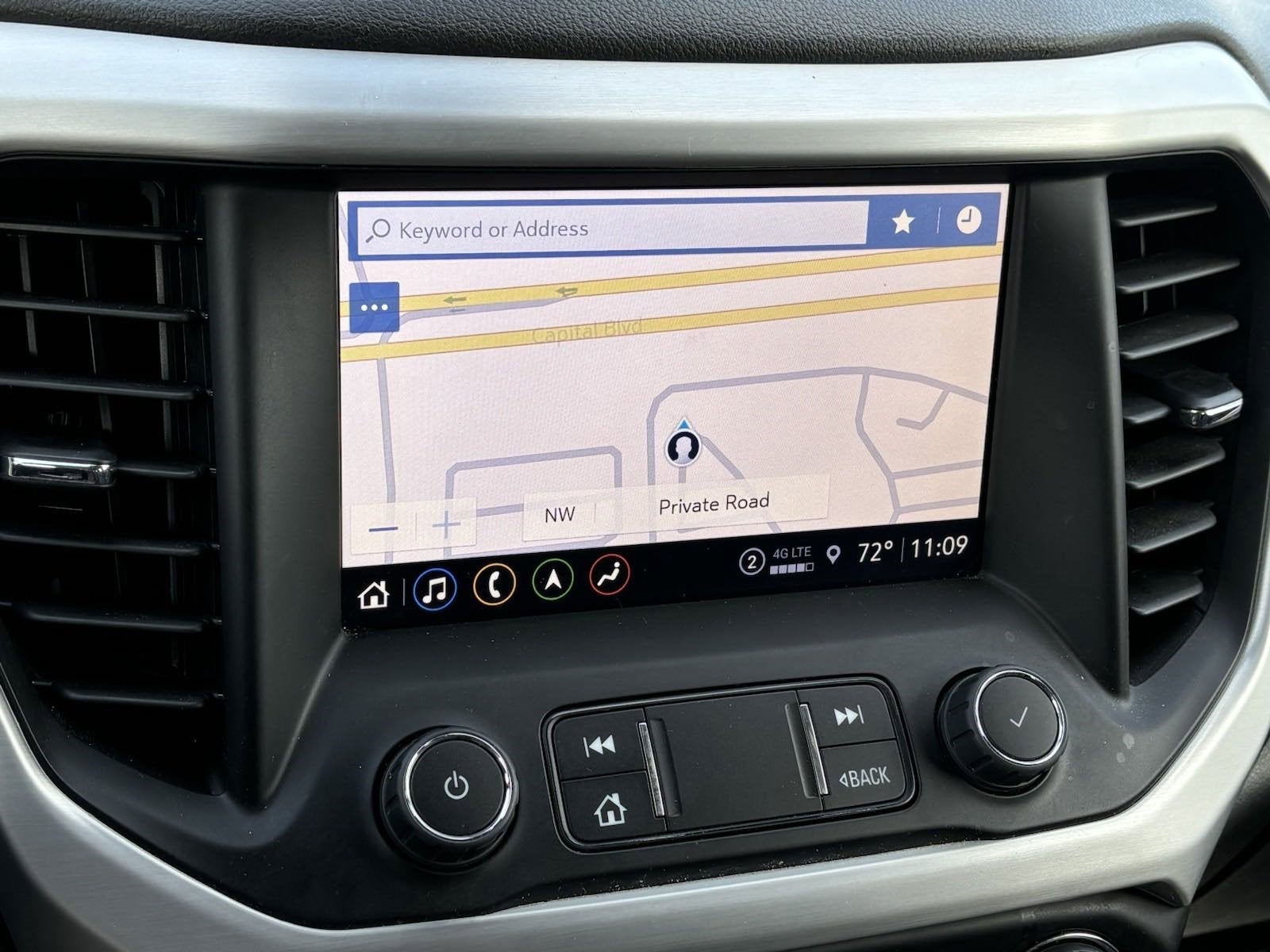 2023 GMC Acadia SLT