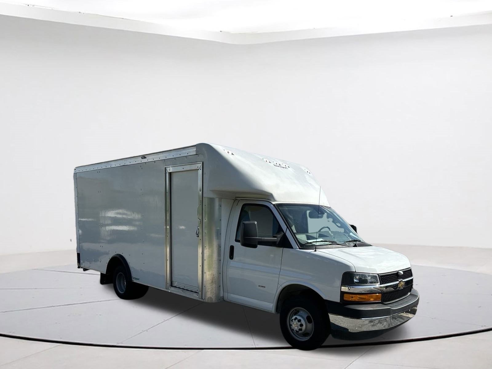 2022 Chevrolet Express Commercial Cutaway Work Van