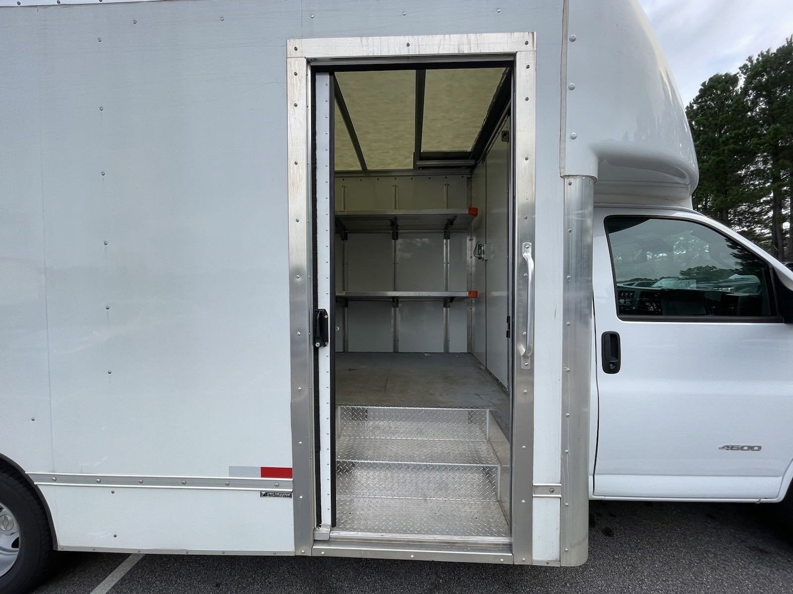 2021 Chevrolet Express Commercial Cutaway 4500 Series