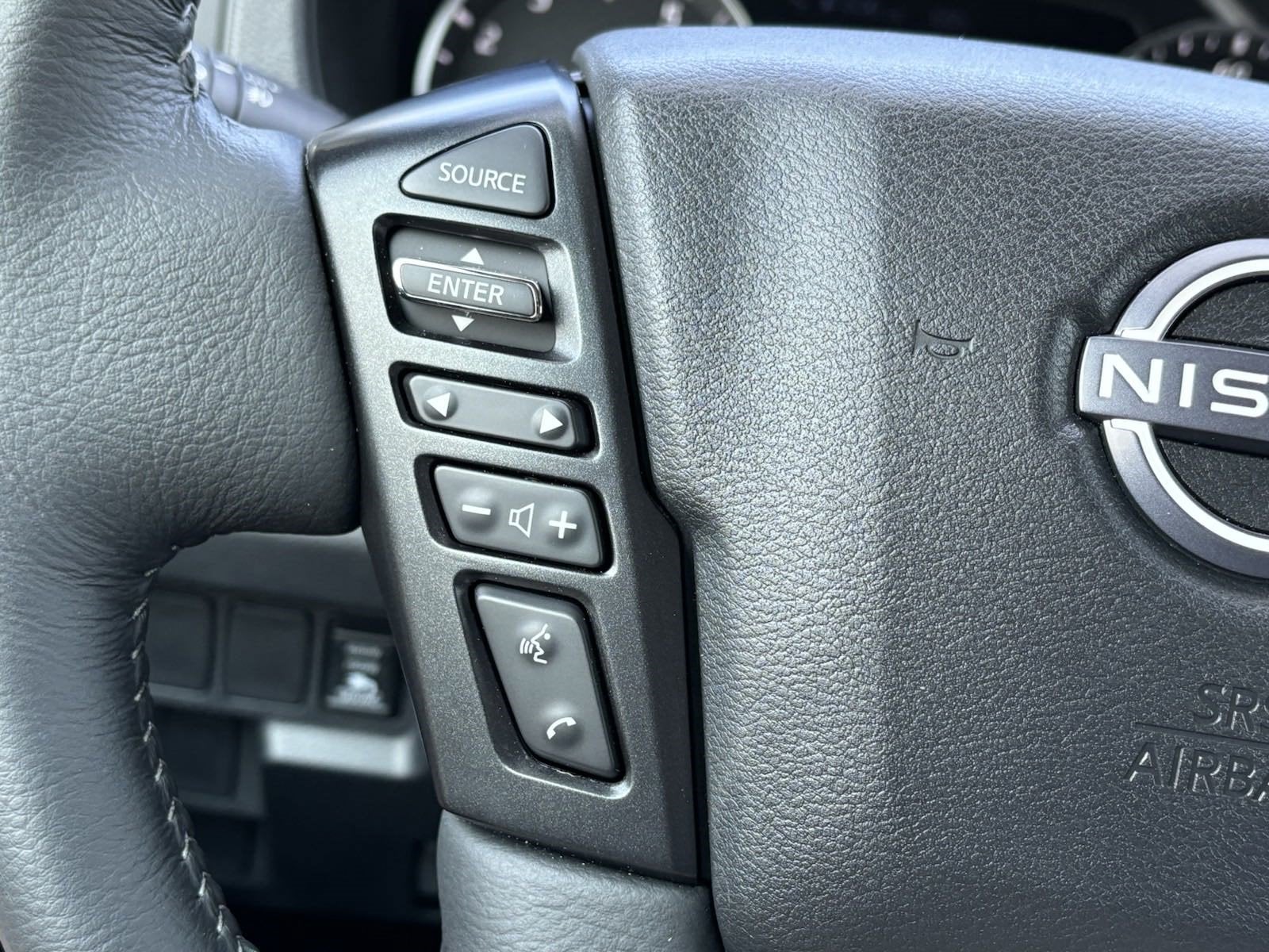 2024 Nissan Frontier SL