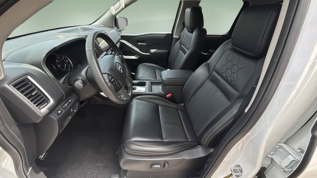 2024 Nissan Frontier SL