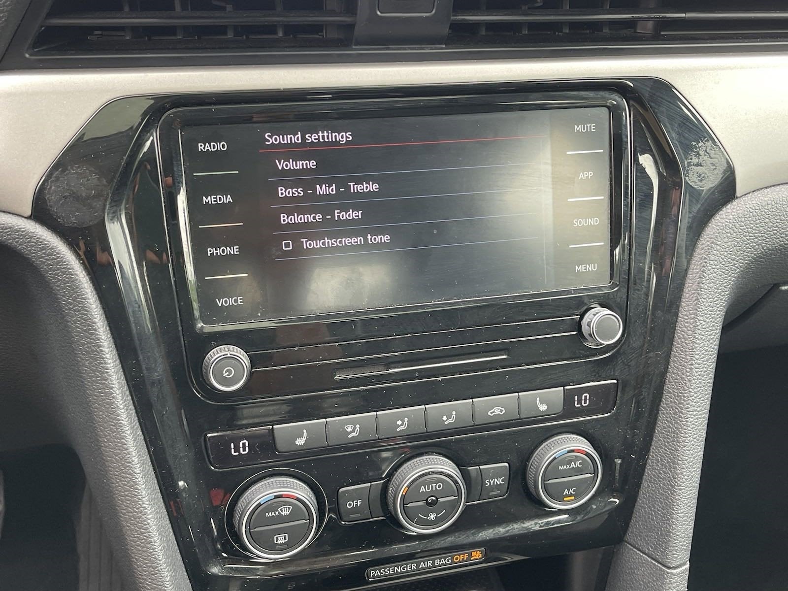 2022 Volkswagen Passat 2.0T SE