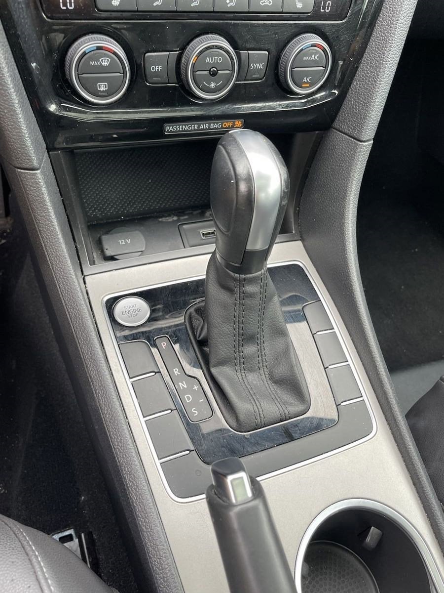 2022 Volkswagen Passat 2.0T SE