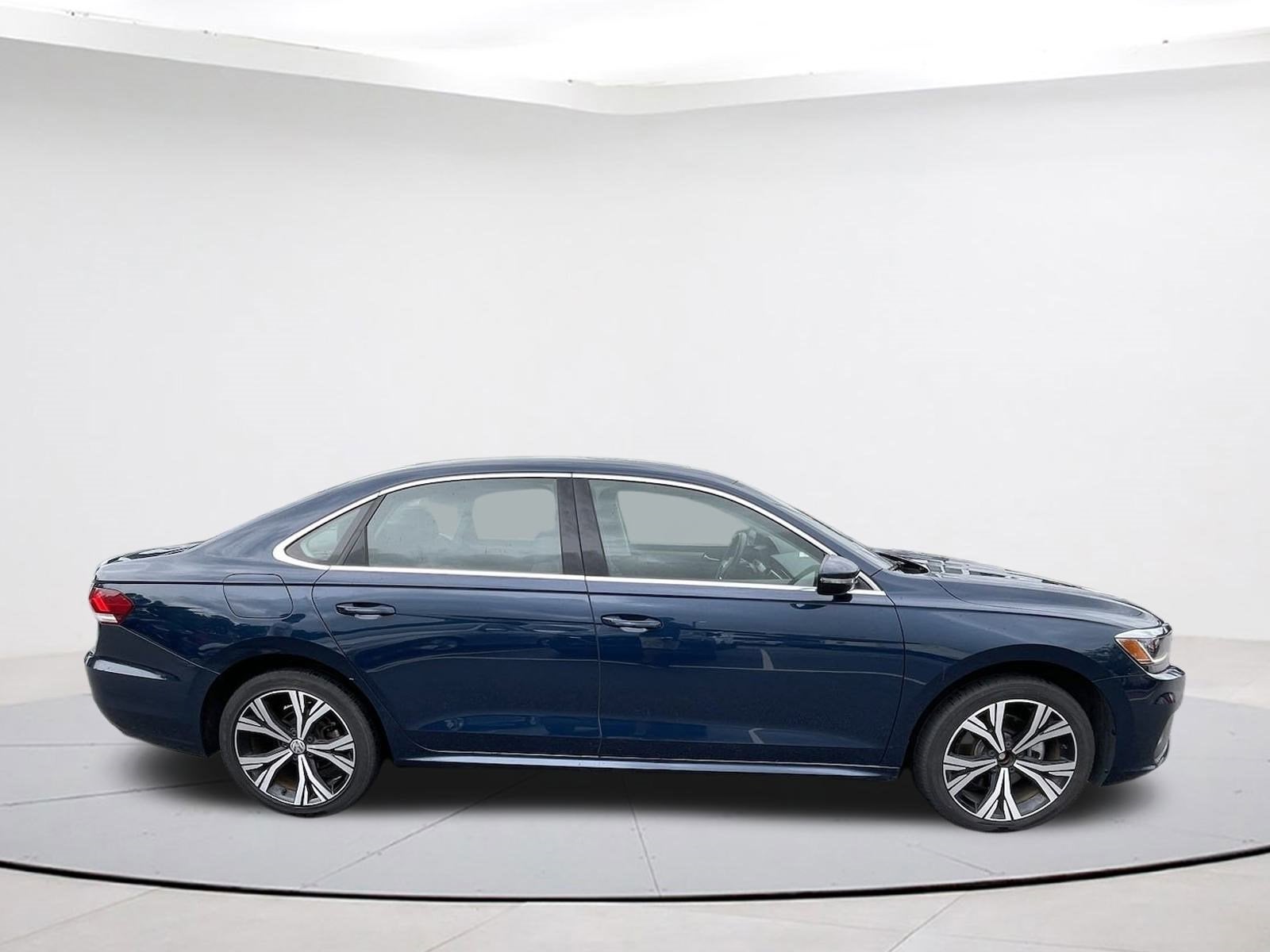 2022 Volkswagen Passat 2.0T SE