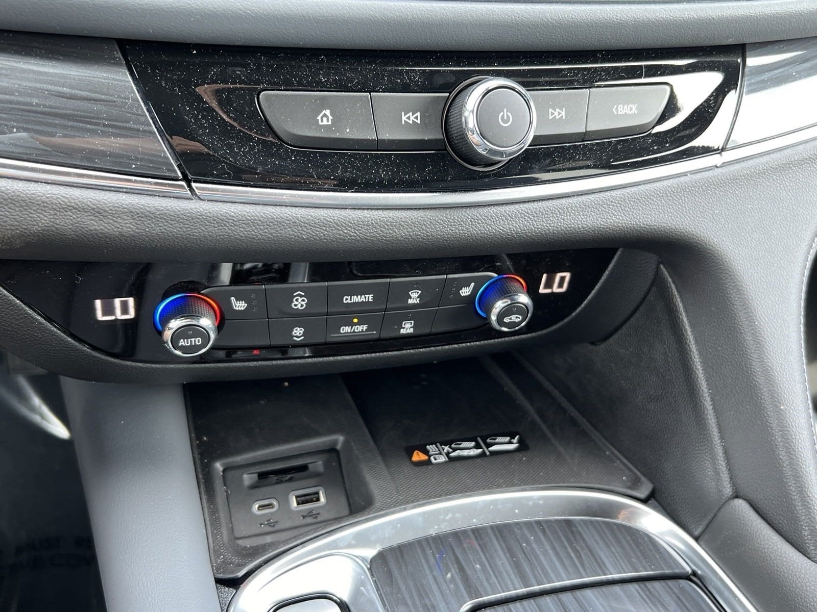 2024 Buick Enclave Essence