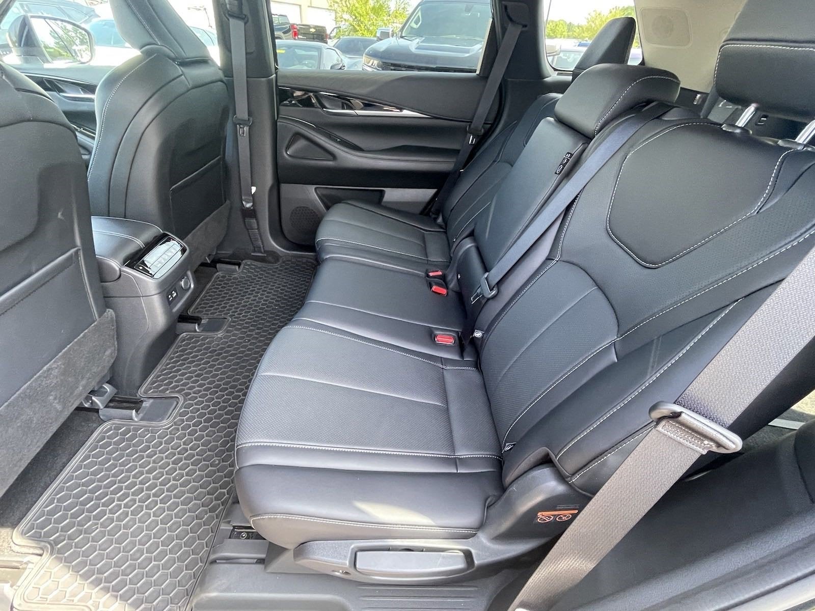 2024 INFINITI QX60 PURE