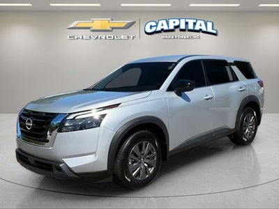 2025 Nissan Pathfinder S