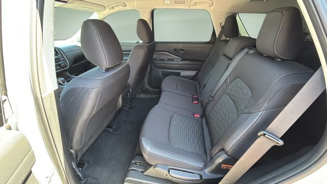 2025 Nissan Pathfinder S