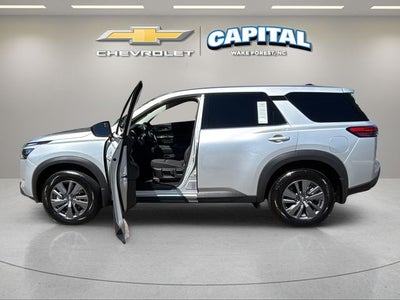 2025 Nissan Pathfinder S