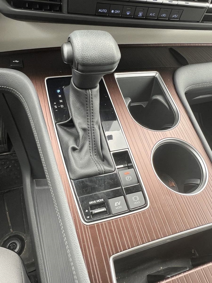 2023 Toyota Sienna LE