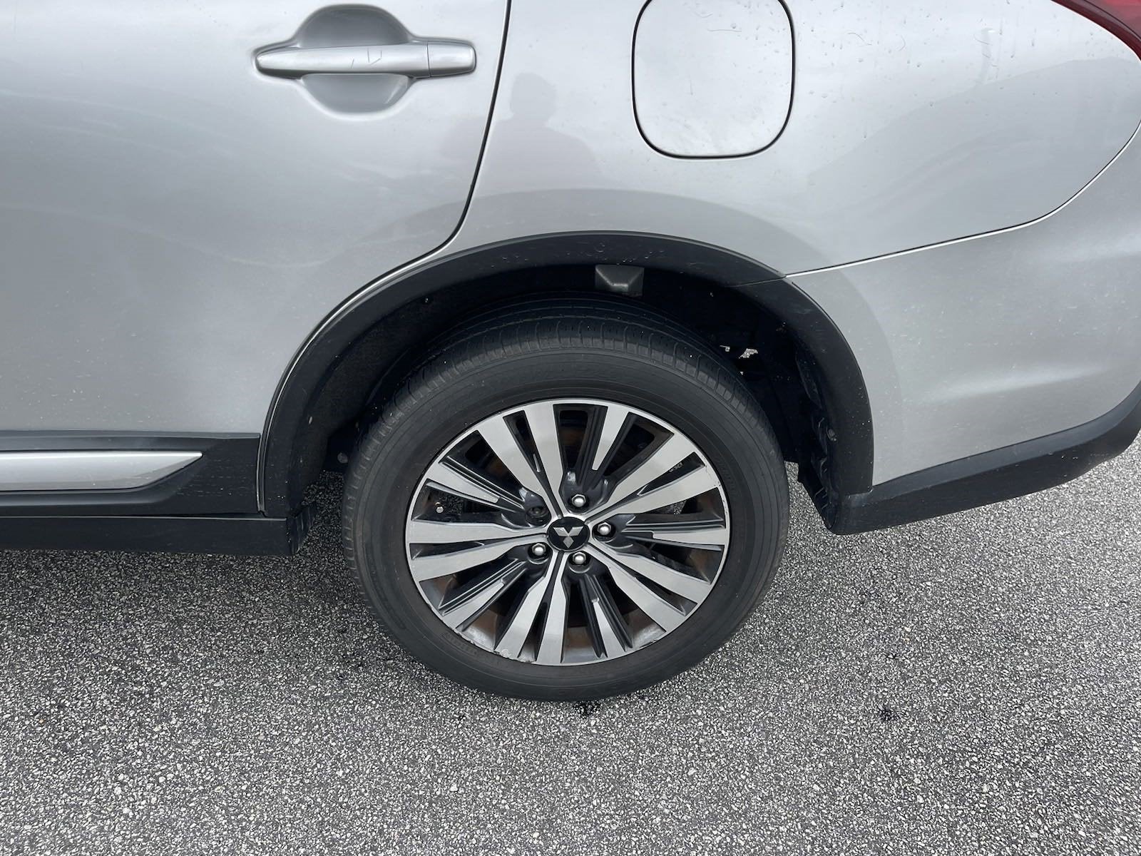 2020 Mitsubishi Outlander ES