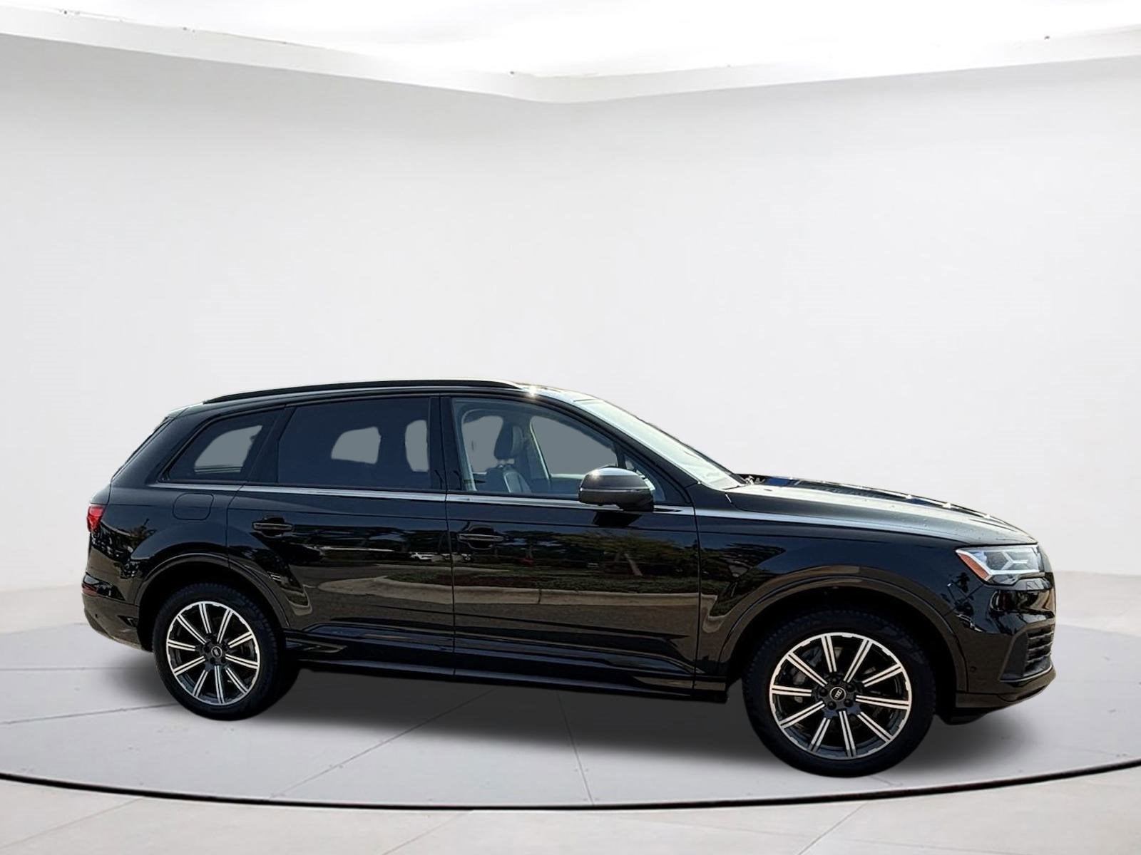2023 Audi Q7 Premium Plus