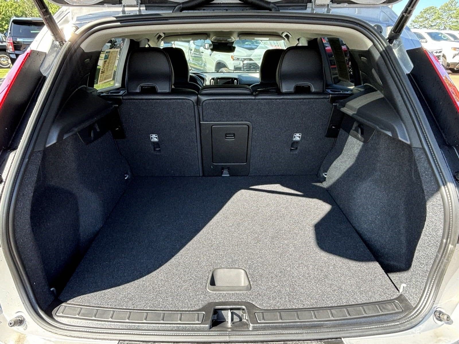 2024 Volvo XC40 B5 Core