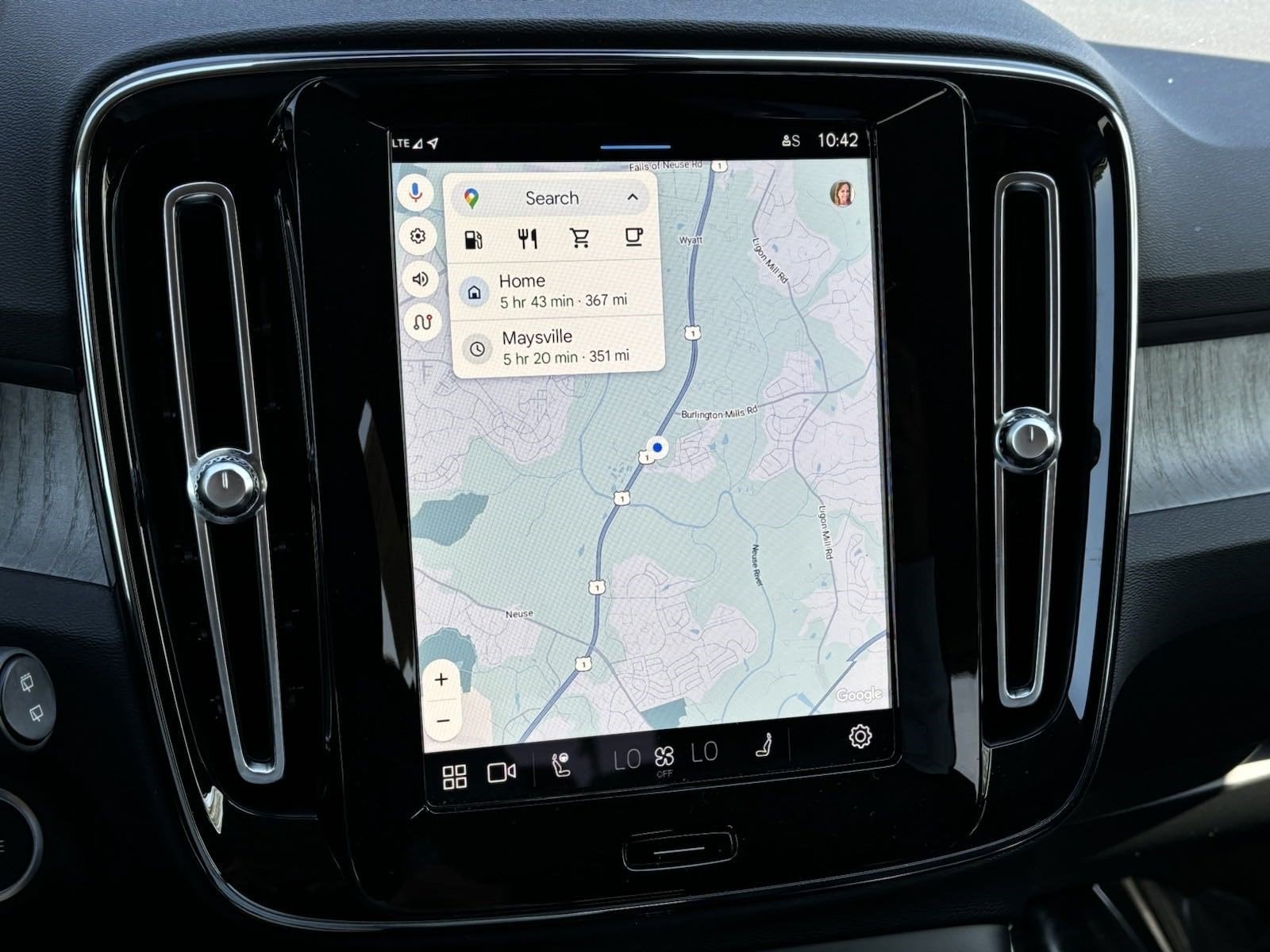 2024 Volvo XC40 B5 Core