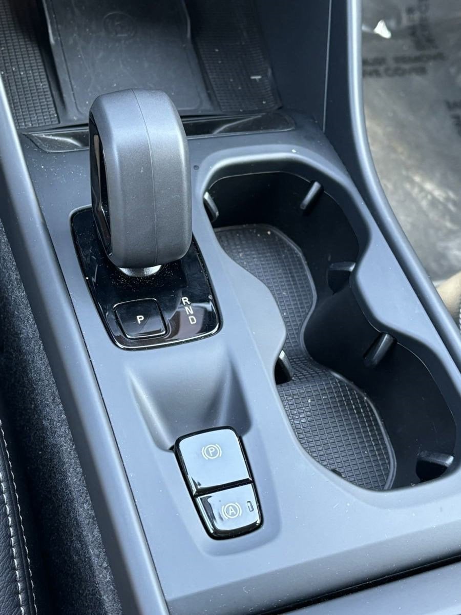 2024 Volvo XC40 B5 Core