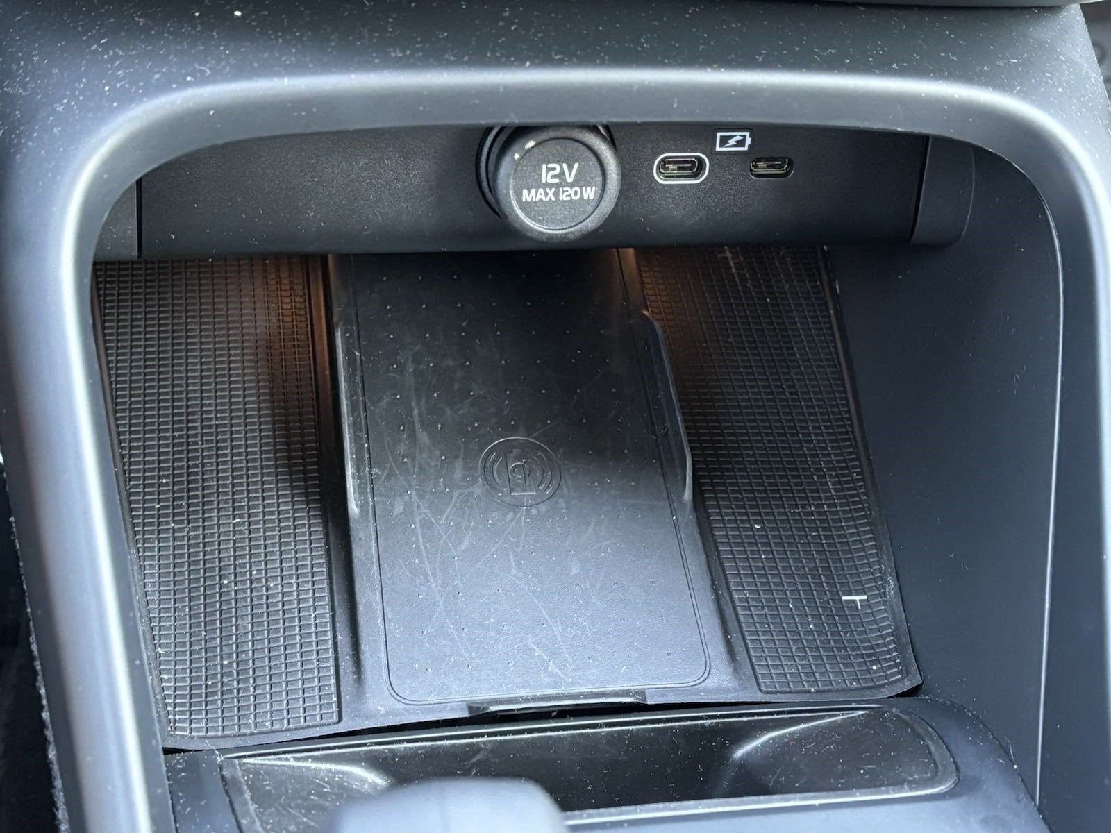 2024 Volvo XC40 B5 Core