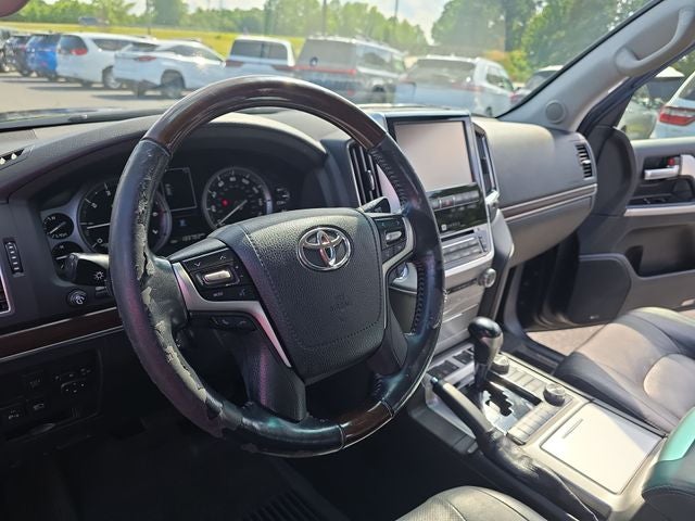 2017 Toyota Land Cruiser Base