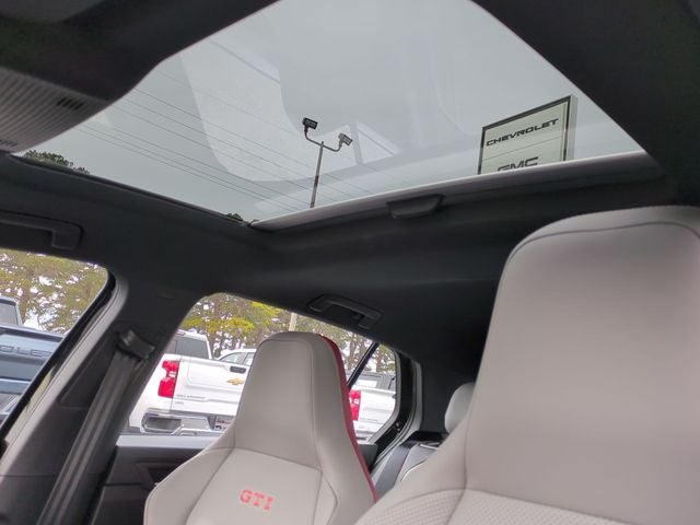 2024 Volkswagen Golf GTI SE