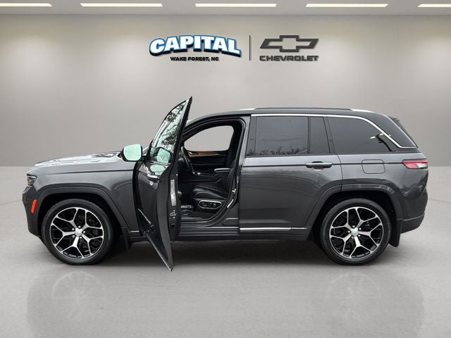 2022 Jeep Grand Cherokee Summit
