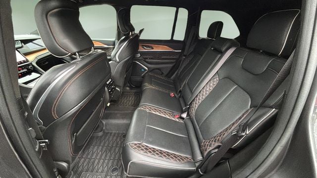 2022 Jeep Grand Cherokee Summit