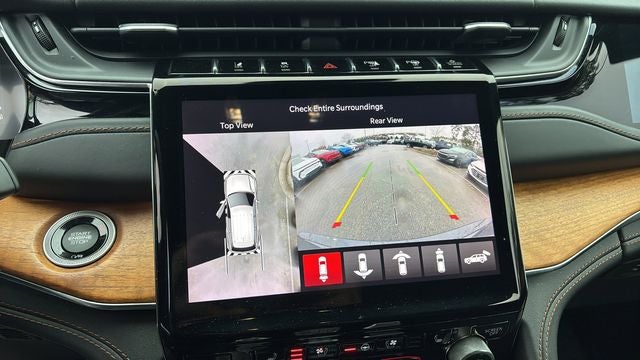 2022 Jeep Grand Cherokee Summit