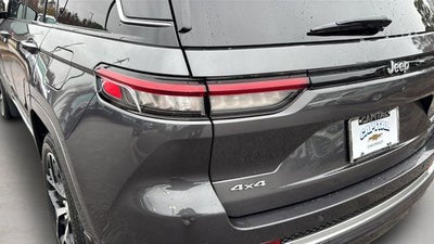 2022 Jeep Grand Cherokee Summit