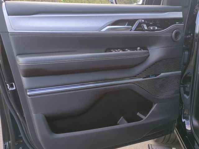 2023 Jeep Grand Wagoneer Series II