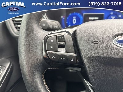 2022 Ford Escape Hybrid Titanium