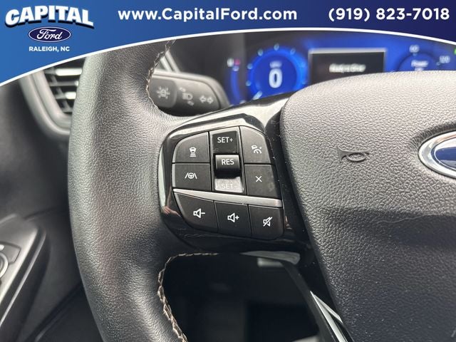 2022 Ford Escape Hybrid Titanium