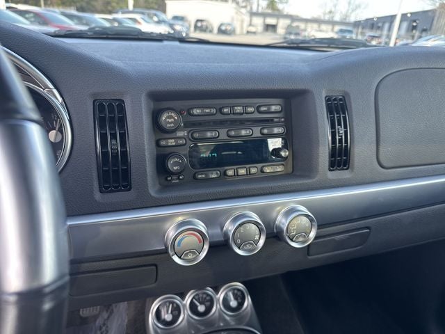 2005 Chevrolet SSR Base