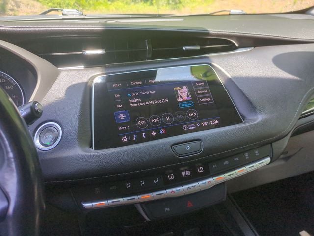 2022 Cadillac XT4 Premium Luxury