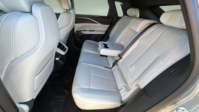 2025 Cadillac LYRIQ Sport