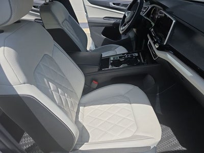 2025 Volkswagen Atlas Cross Sport 2.0T SEL Premium R-Line