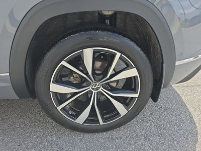2025 Volkswagen Atlas Cross Sport 2.0T SEL Premium R-Line