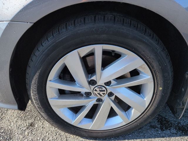 2018 Volkswagen Passat 2.0T SE