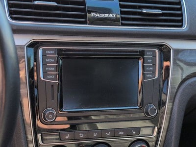 2018 Volkswagen Passat 2.0T SE